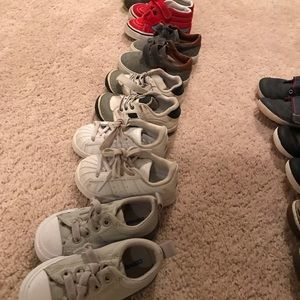 8 pairs of baby shoes with 2 pairs of socks